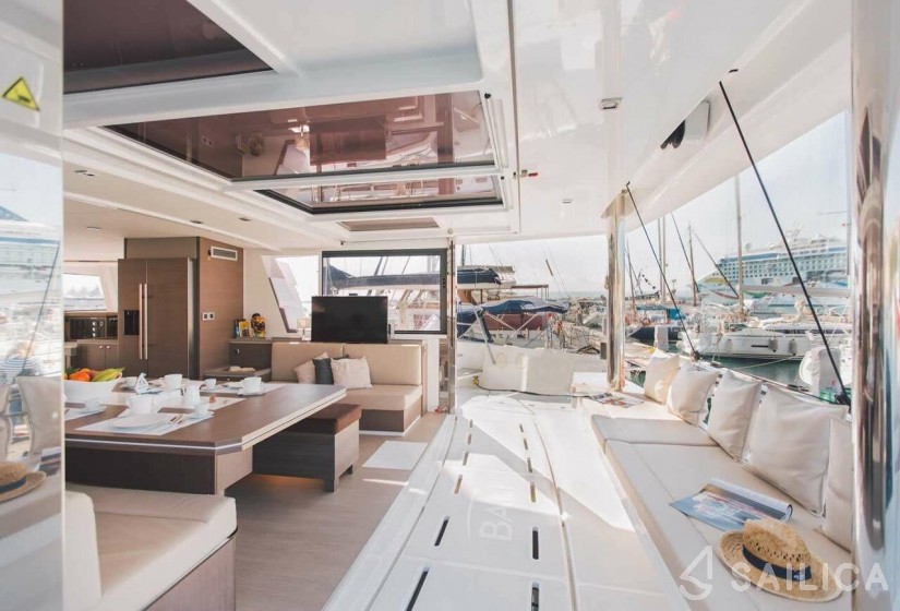 Bali 5.4 - 5 + 2 cab - Yacht Charter Sailica