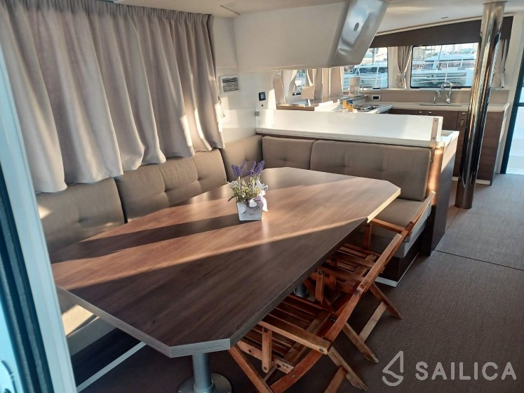 Bali 4.4 - Yacht Charter Sailica