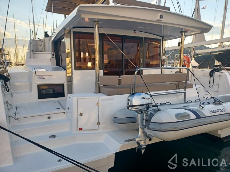 Bali 4.4 - Yacht Charter Sailica