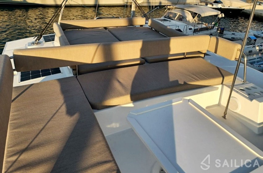 Bali 4.4 - Yacht Charter Sailica