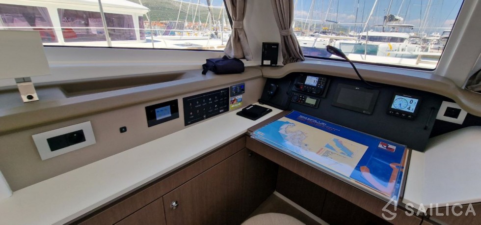 Bali Catspace - Yacht Charter Sailica