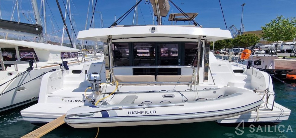 Bali Catspace - Yacht Charter Sailica