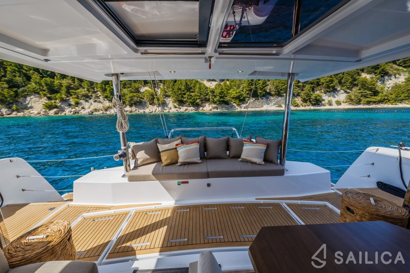 Bali 4.6 - Yacht Charter Sailica