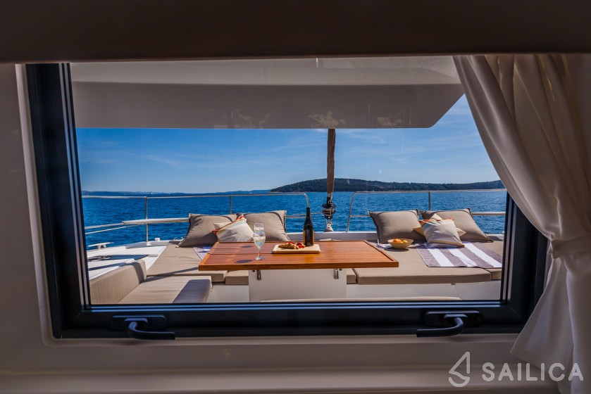 Bali 4.6 - Yacht Charter Sailica