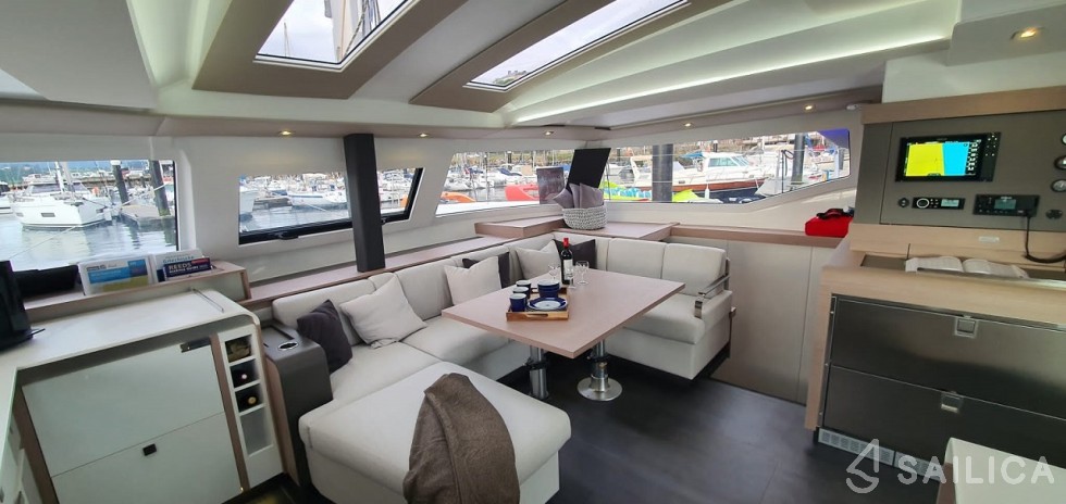 Elba 45 - Yacht Charter Sailica