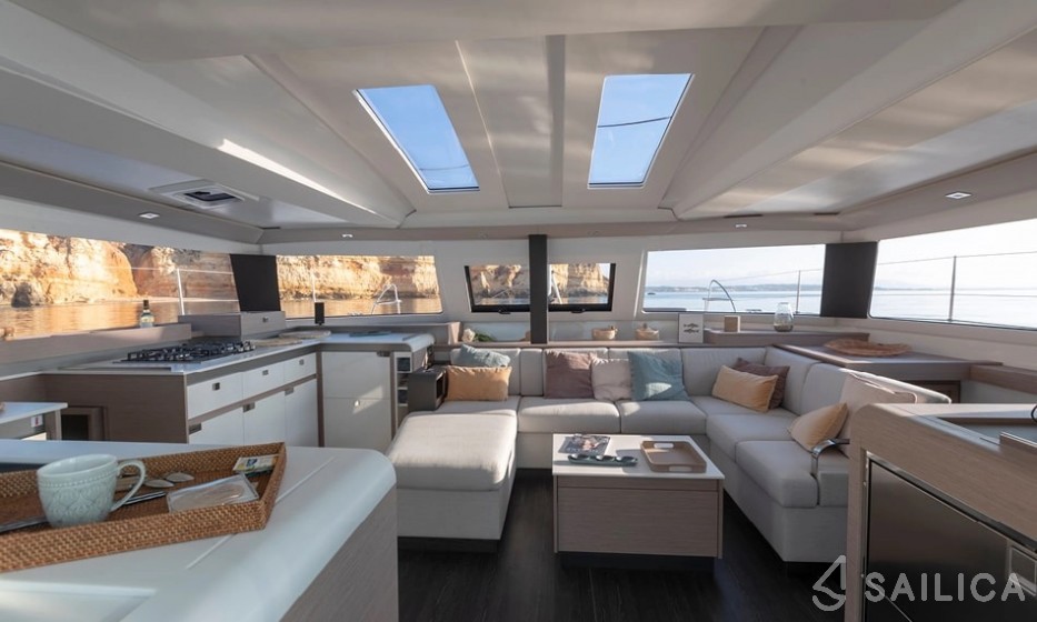 Elba 45 - Yacht Charter Sailica