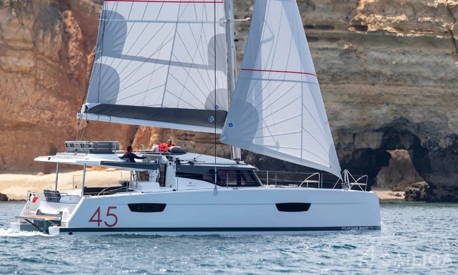Elba 45 - Yacht Charter Sailica