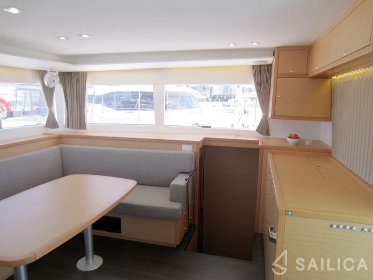 Lagoon 450 - Yacht Charter Sailica