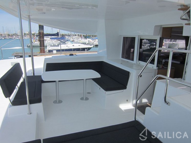 Lagoon 450 - Yacht Charter Sailica
