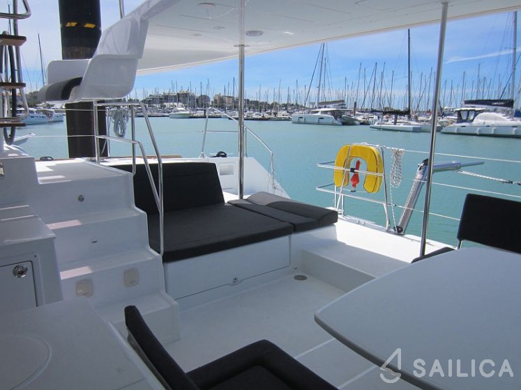 Lagoon 450 - Yacht Charter Sailica