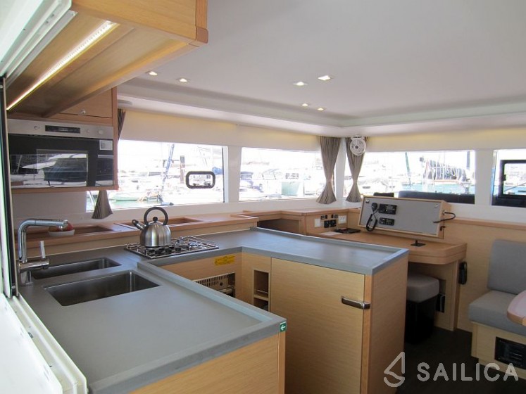 Lagoon 450 - Yacht Charter Sailica