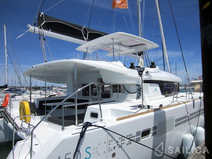 Lagoon 450 - Yacht Charter Sailica