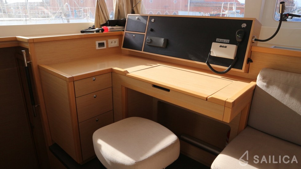 Lagoon 450 - 4 + 2 cab. - Yacht Charter Sailica
