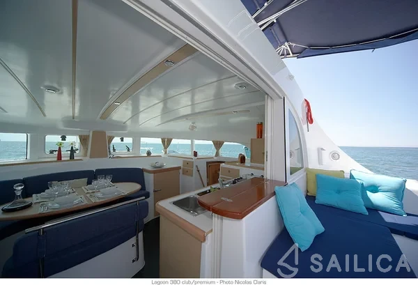 Lagoon 380 - Photo #51 Lagoon 380 - Yacht Charter Sailica