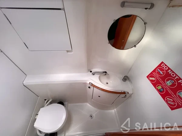 Lagoon 380 - Photo #54 Lagoon 380 - Yacht Charter Sailica