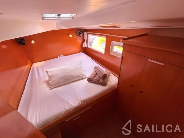 Lagoon 380 - Photo #50 Lagoon 380 - Yacht Charter Sailica
