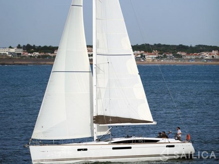 Jeanneau 53 - 3 cab. - Yacht Charter Sailica