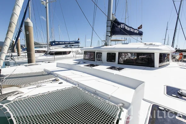 Lagoon 421 - Yacht Charter Sailica