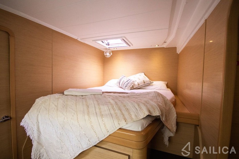 Lagoon 421 - Yacht Charter Sailica