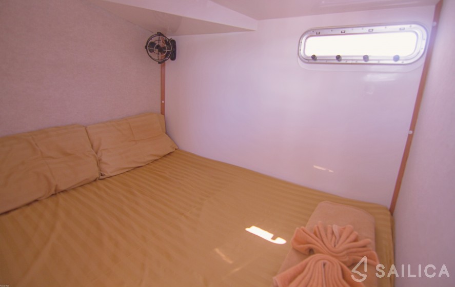 Island Spirit 38 - Yacht Charter Sailica