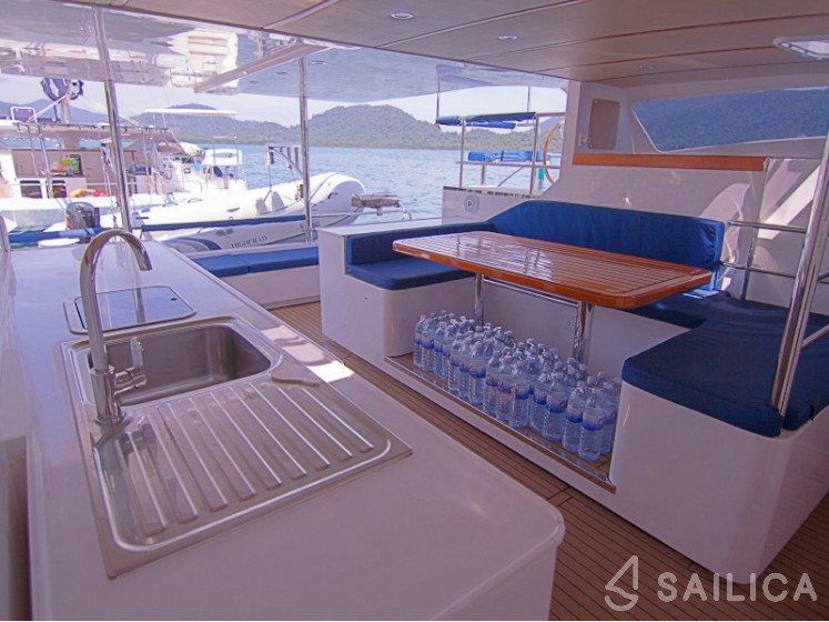 Island Spirit 38 - Yacht Charter Sailica