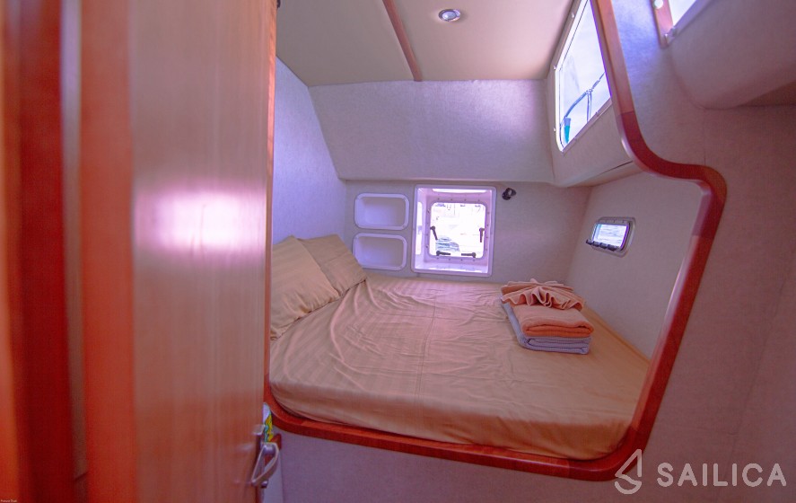 Island Spirit 38 - Yacht Charter Sailica