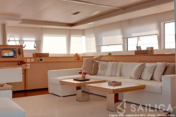 Lagoon 620 - Yacht Charter Sailica