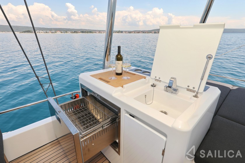 Lagoon 55 - Yacht Charter Sailica