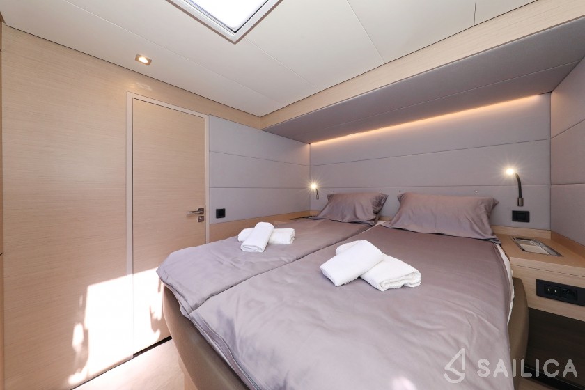 Lagoon 55 - Yacht Charter Sailica