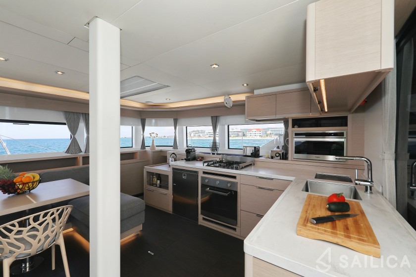 Lagoon 55 - Yacht Charter Sailica