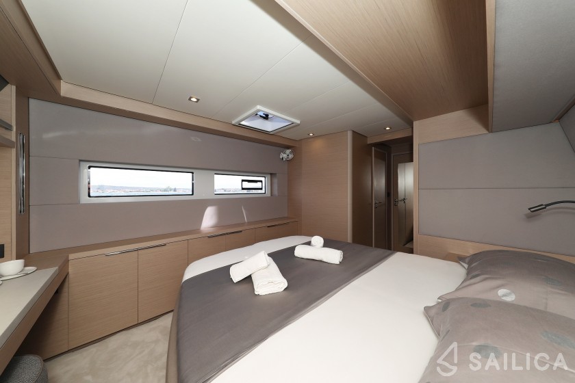 Lagoon 55 - Yacht Charter Sailica