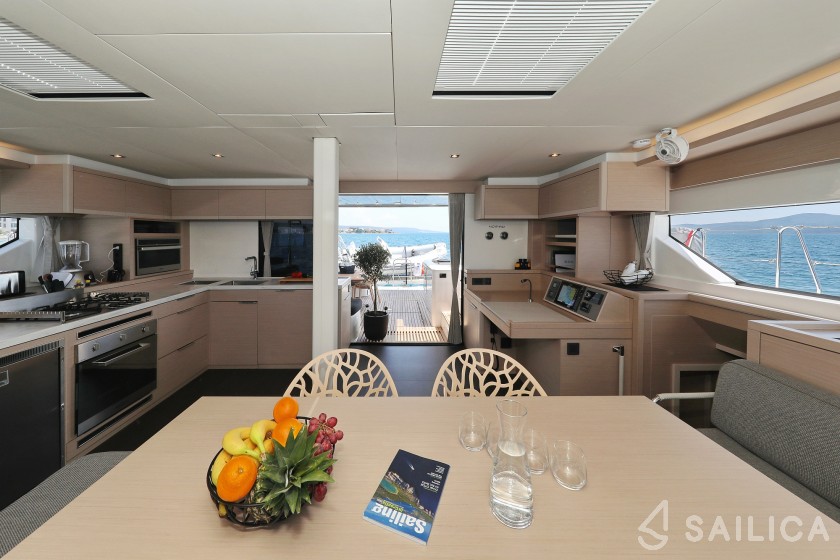 Lagoon 55 - Yacht Charter Sailica