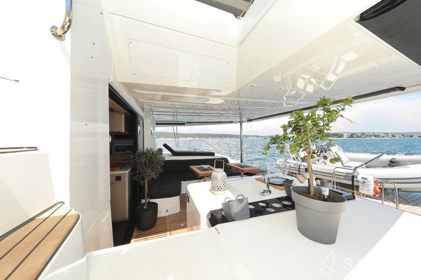 Lagoon 55 - Yacht Charter Sailica