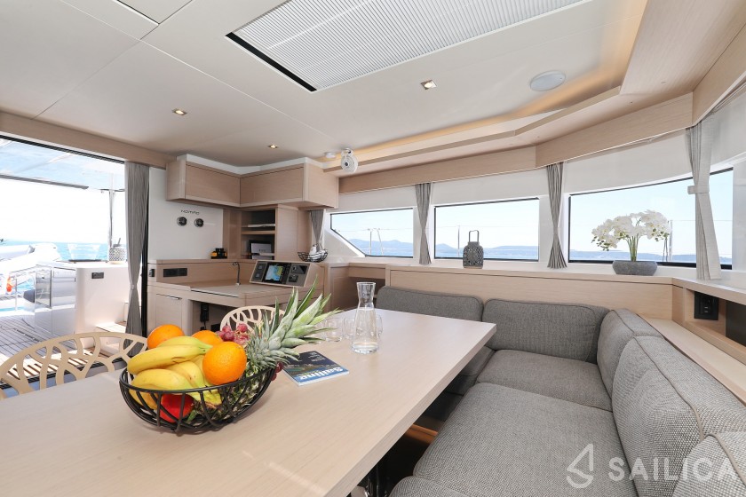Lagoon 55 - Yacht Charter Sailica