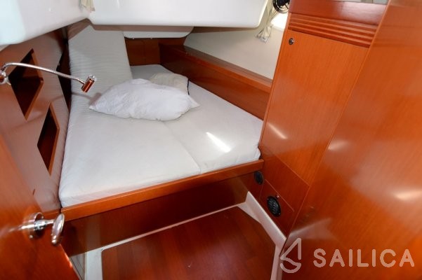 Oceanis 50 - Yacht Charter Sailica