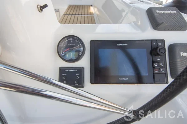 Dufour 460 GL - Photo #57 Dufour 460 GL - Yacht Charter Sailica