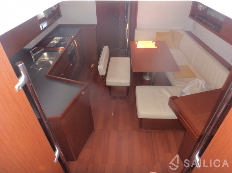 Oceanis 45 - Yacht Charter Sailica