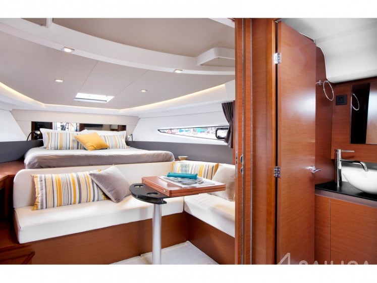 Leader 36 - Yacht Charter Sailica