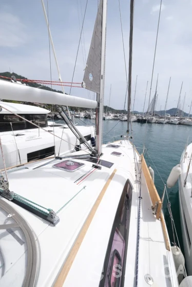 Oceanis 40 - Yacht Charter Sailica