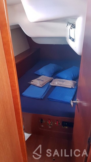 Oceanis 40 - Yacht Charter Sailica