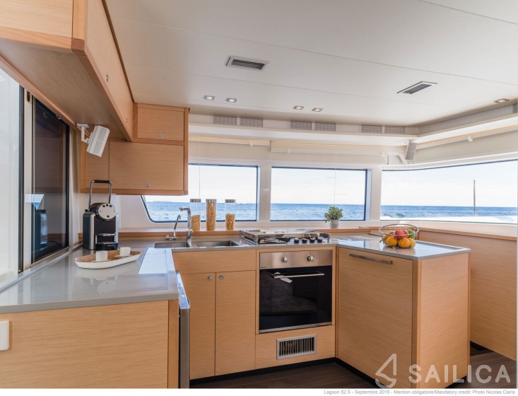 Lagoon 52F - Yacht Charter Sailica