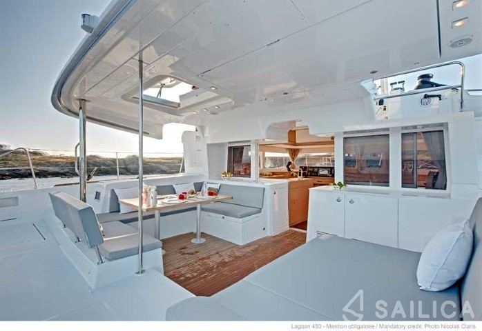 Lagoon 450 - 4 + 2 cab. - Yacht Charter Sailica