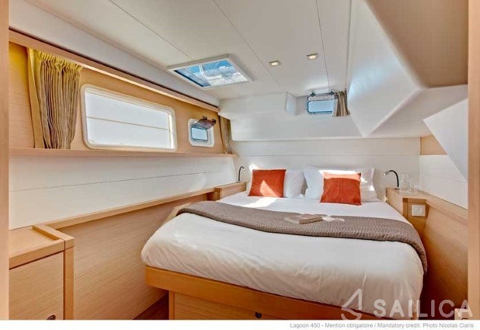 Lagoon 450 - 4 + 2 cab. - Yacht Charter Sailica