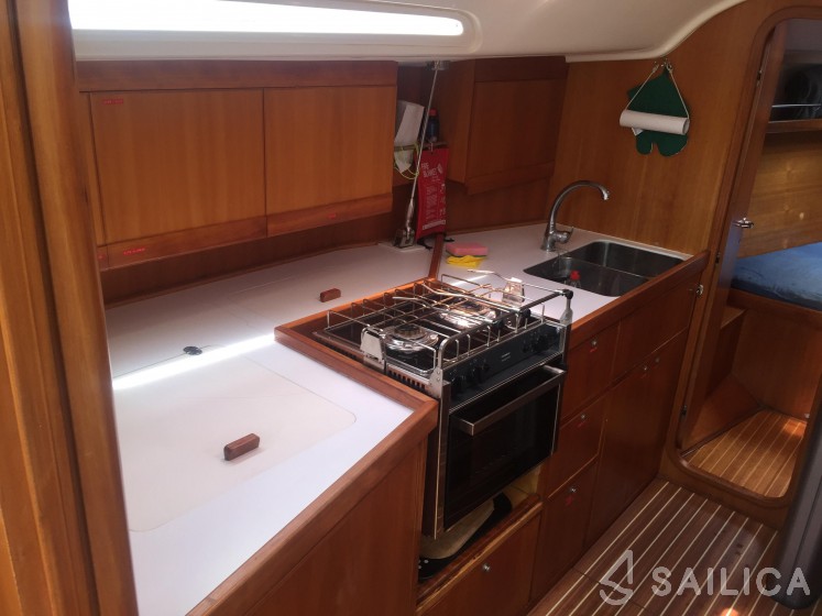 Comet 41s - Yacht Charter Sailica