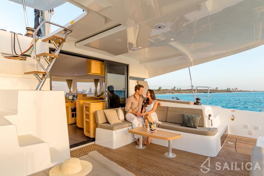 Lagoon 42 - 4 + 2 cab. - Yacht Charter Sailica