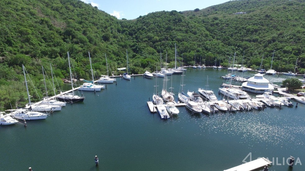Lagoon 42 - Yacht Charter Sailica