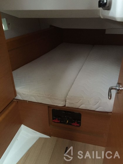 Sun Odyssey 449 - Yacht Charter Sailica