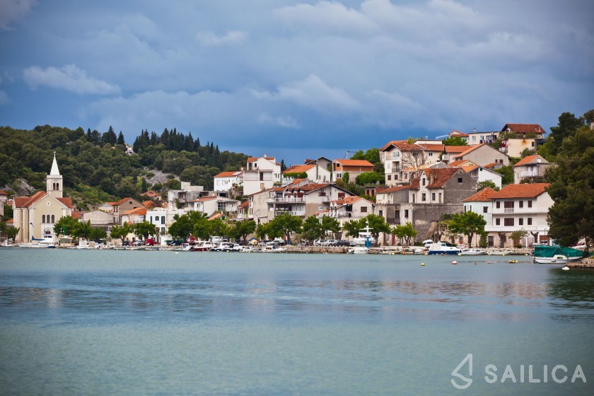 Sun Odyssey 449 - Yacht Charter Sailica