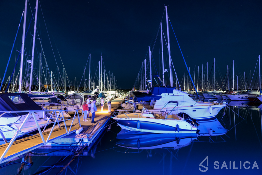 Dufour 460 GL - Yacht Charter Sailica