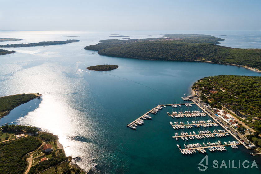 Dufour 460 GL - Yacht Charter Sailica